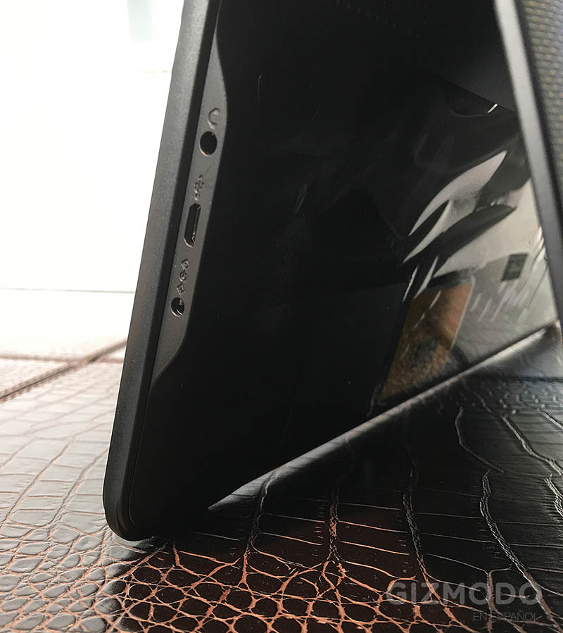 Illustration for article titled Probamos el Samsung Galaxy View: adios a los tablet, bienvenidos a la era baglet